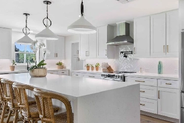 Virtual staging of White Dining table capture by real estate photographer in Vero Beach