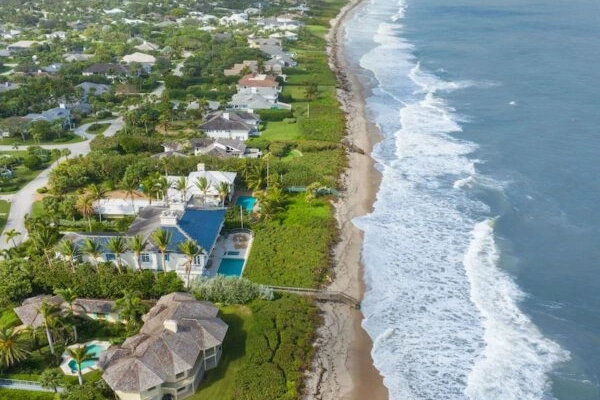 Florida beach shoreline photograph for real estate listings and it is photograph by Seaside Imagery the Professional real estate photographer in Treasure Coast, Florida