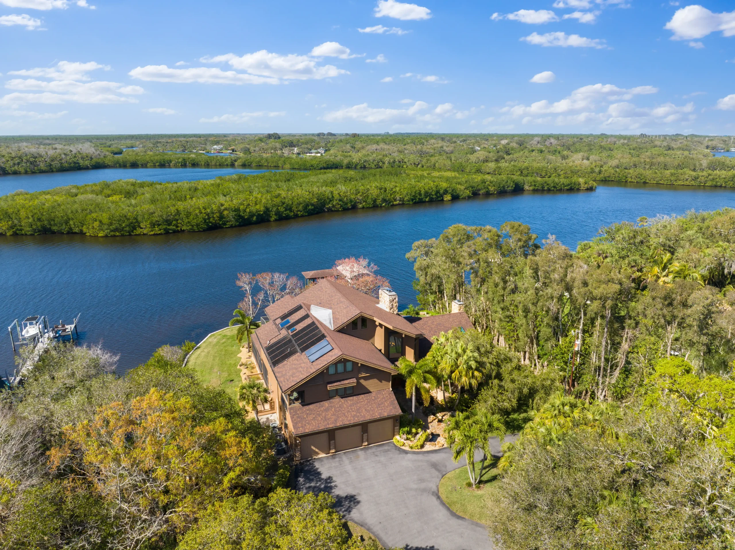 Florida house photograph by the best Real Estate Photographer in Treasure Coast for real estate listings